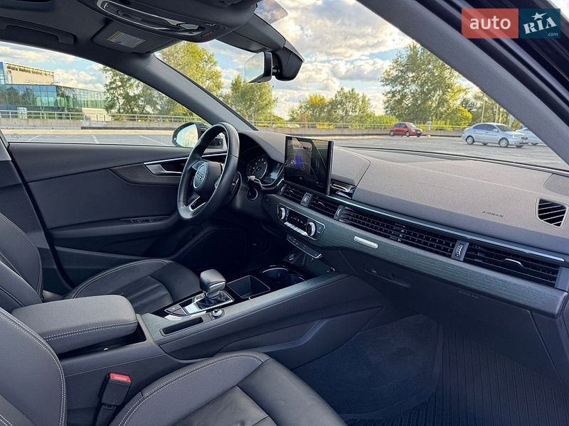 Седан Audi A4 2021 в Києві