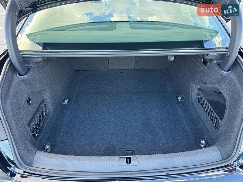 Седан Audi A4 2021 в Києві
