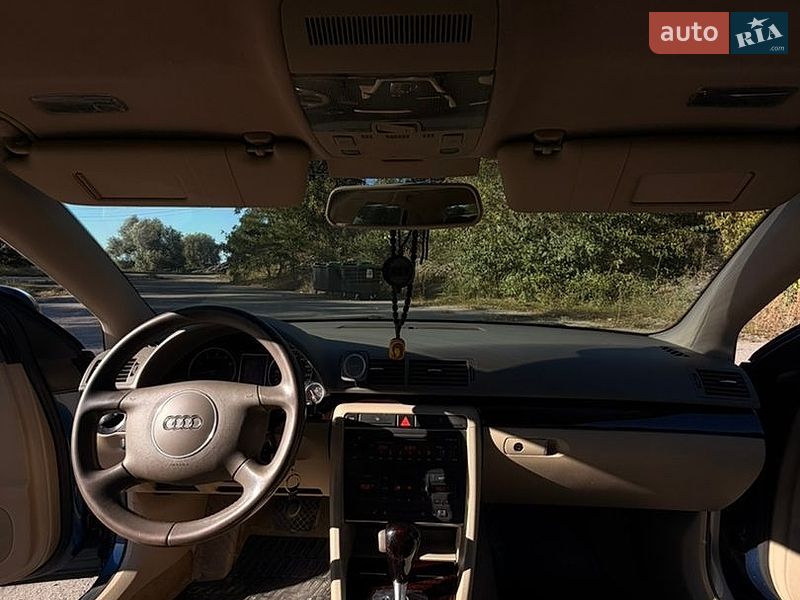 Седан Audi A4 2004 в Кременчуці