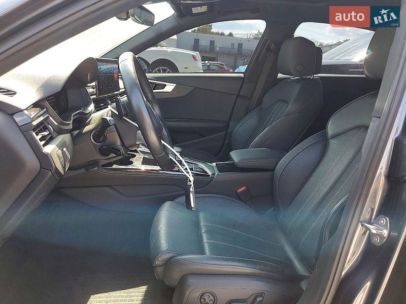 Седан Audi A4 2021 в Львові