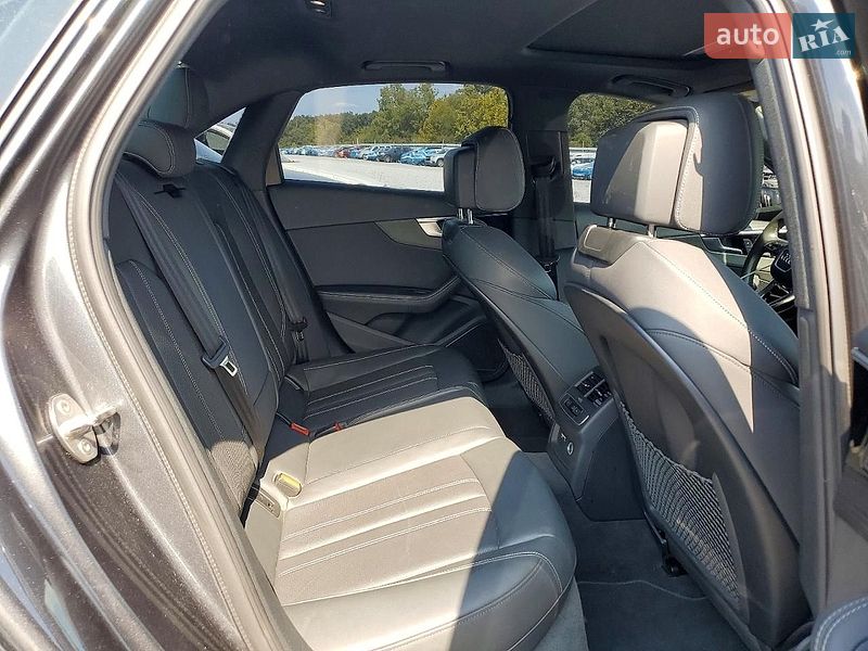 Седан Audi A4 2021 в Львові
