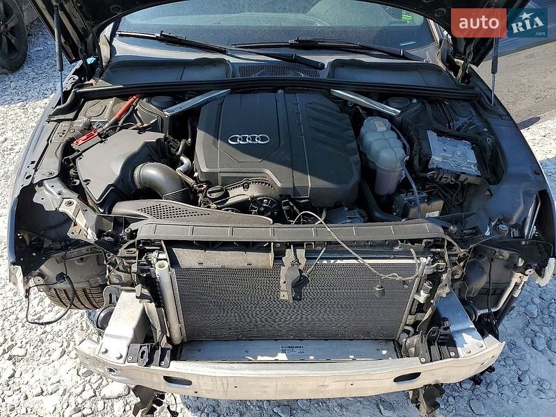 Седан Audi A4 2021 в Львові