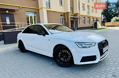 Седан Audi A4 2016 в Ромнах