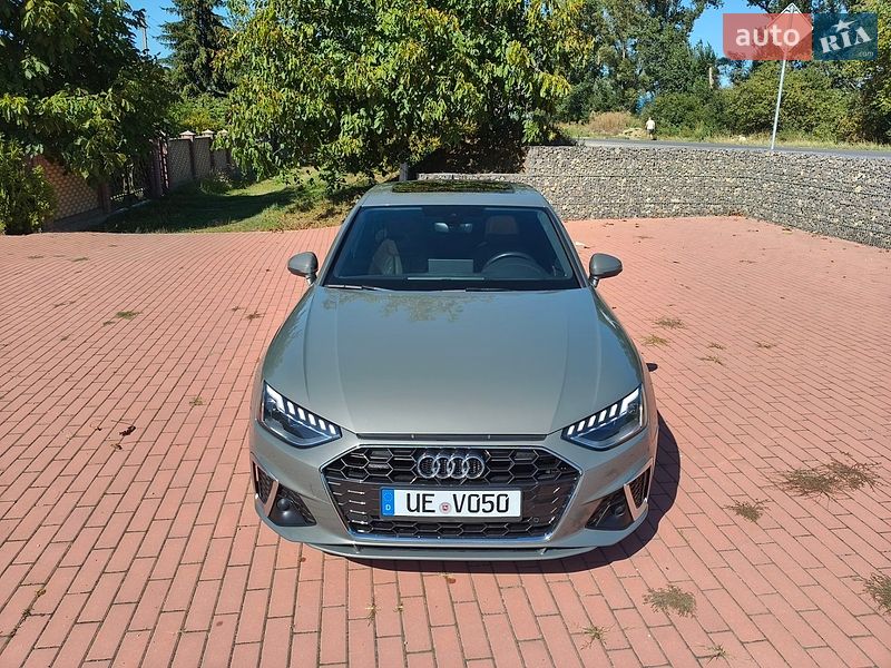 Седан Audi A4 2023 в Ивано-Франковске