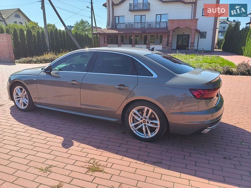 Седан Audi A4 2023 в Івано-Франківську