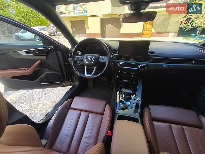 Седан Audi A4 2023 в Ивано-Франковске