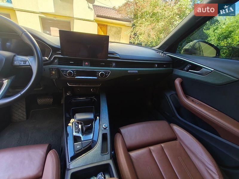 Седан Audi A4 2023 в Ивано-Франковске