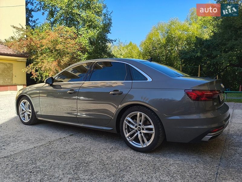 Седан Audi A4 2023 в Ивано-Франковске