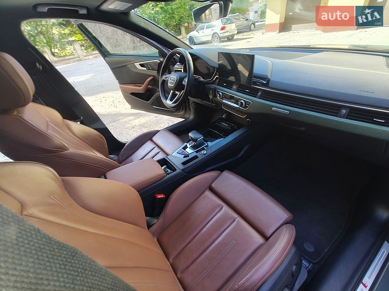 Седан Audi A4 2023 в Ивано-Франковске