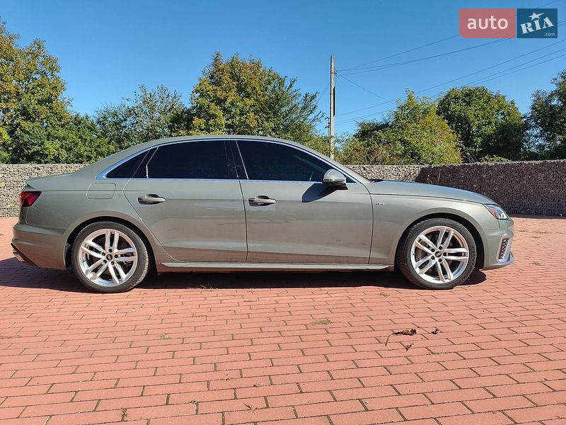 Седан Audi A4 2023 в Ивано-Франковске