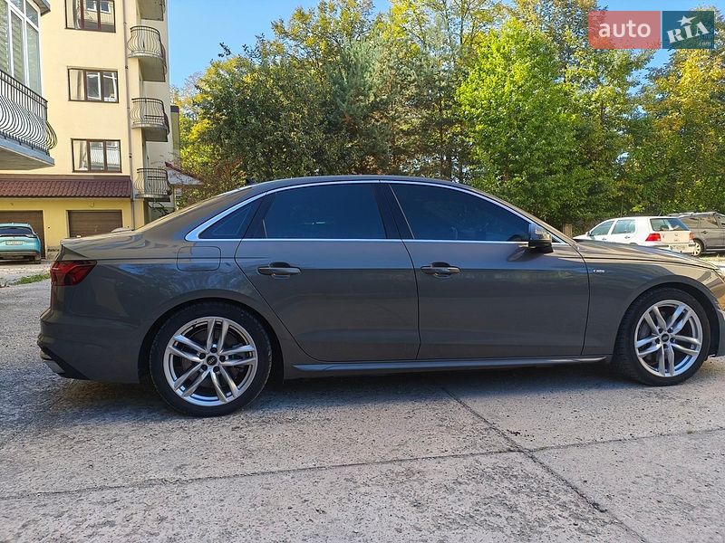 Седан Audi A4 2023 в Ивано-Франковске
