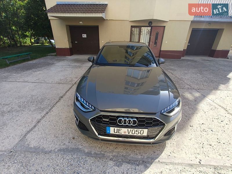 Седан Audi A4 2023 в Ивано-Франковске