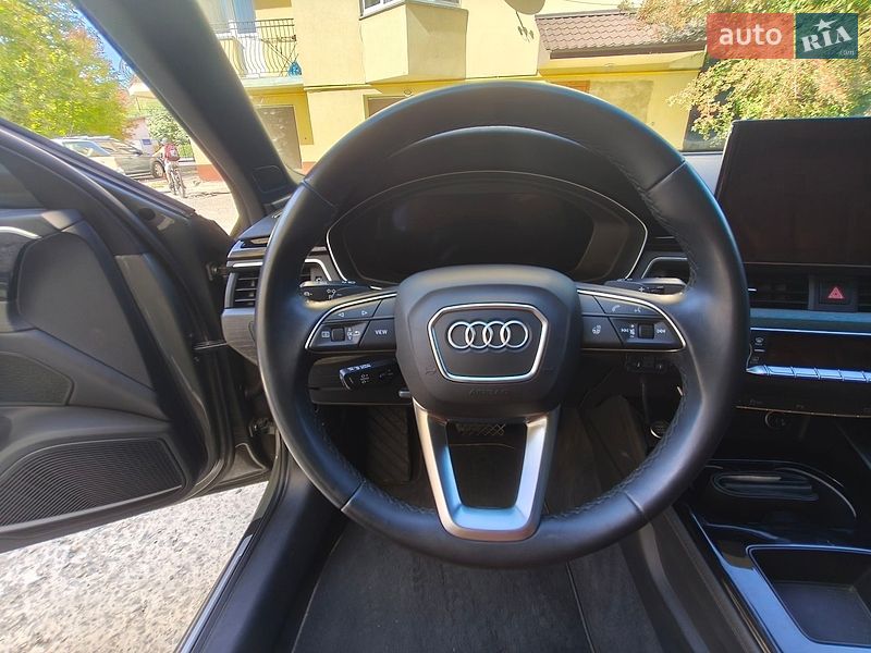 Седан Audi A4 2023 в Івано-Франківську
