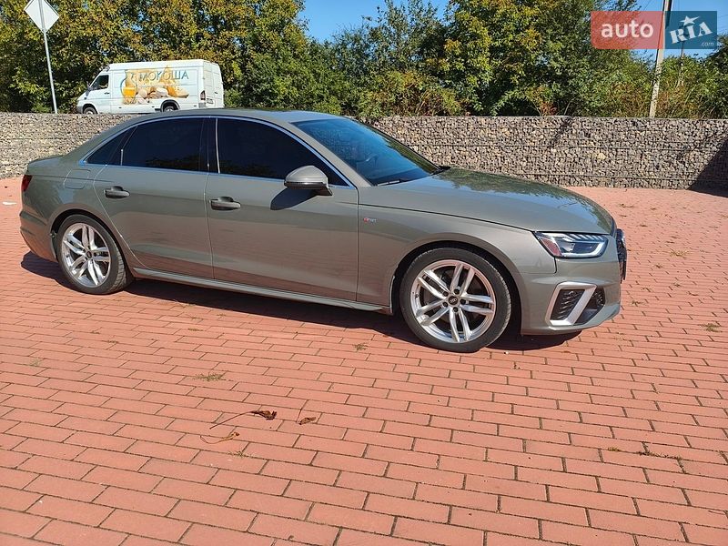 Седан Audi A4 2023 в Ивано-Франковске