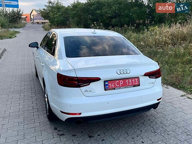 Седан Audi A4 2016 в Львове