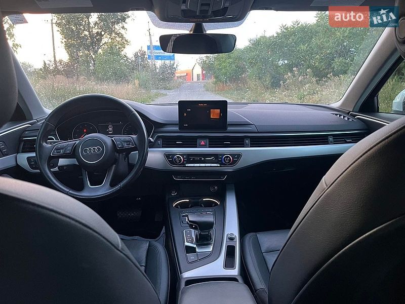 Седан Audi A4 2016 в Львове