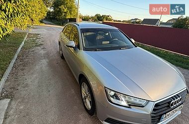 Универсал Audi A4 2016 в Киеве