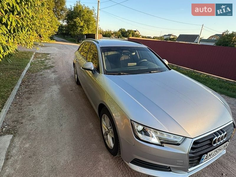 Универсал Audi A4 2016 в Киеве