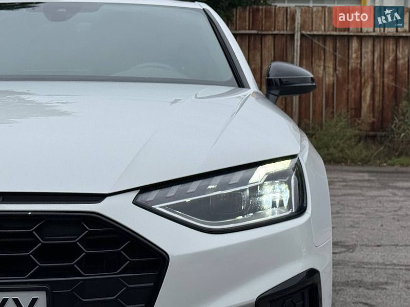 Седан Audi A4 2022 в Днепре