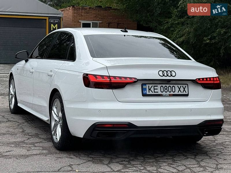 Седан Audi A4 2022 в Днепре
