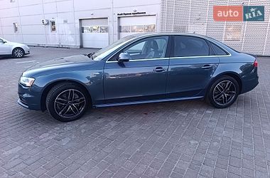 Седан Audi A4 2014 в Львові