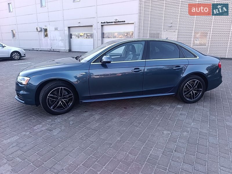 Седан Audi A4 2014 в Львові