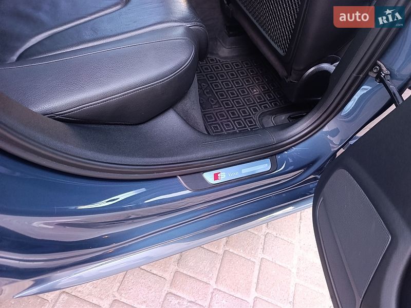 Седан Audi A4 2014 в Львові