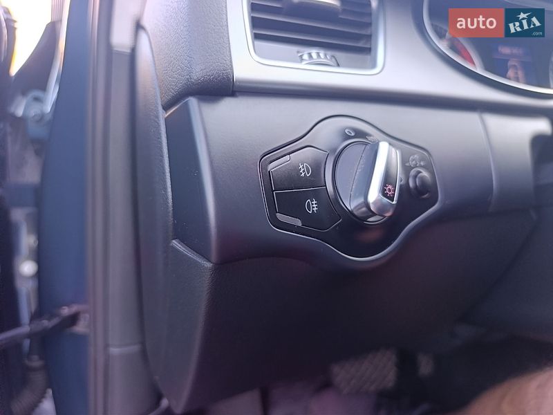 Седан Audi A4 2014 в Львові