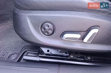 Седан Audi A4 2014 в Львові