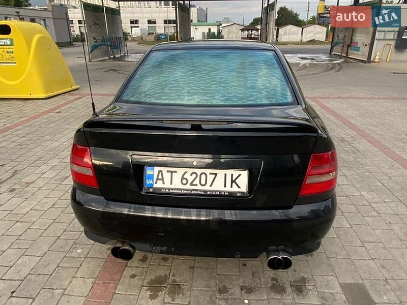 Седан Audi A4 2000 в Ивано-Франковске