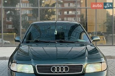 Седан Audi A4 1996 в Дніпрі