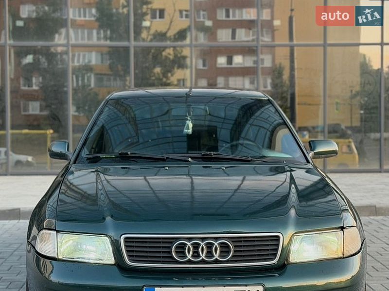 Седан Audi A4 1996 в Дніпрі