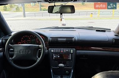 Седан Audi A4 1996 в Дніпрі