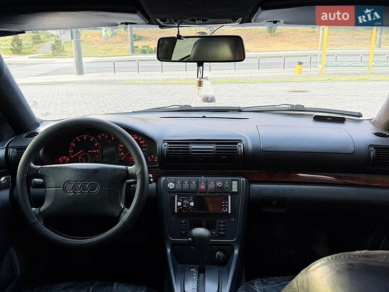 Седан Audi A4 1996 в Дніпрі