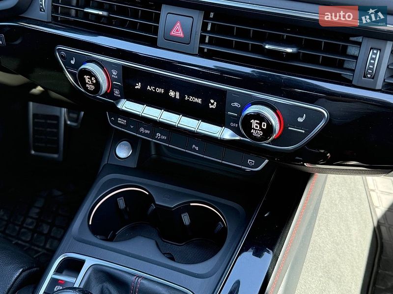 Седан Audi A4 2018 в Кропивницькому