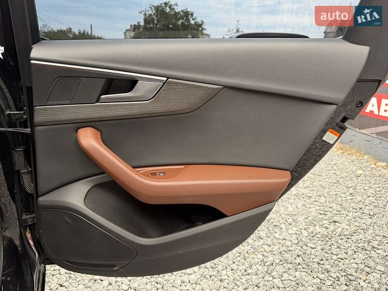 Седан Audi A4 2018 в Стрию