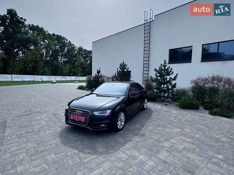 Седан Audi A4 2014 в Луцке