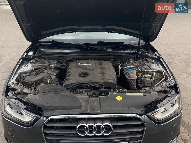 Седан Audi A4 2013 в Тернополе