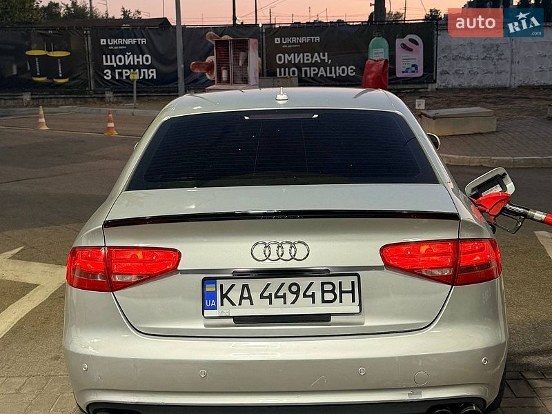 Седан Audi A4 2013 в Києві