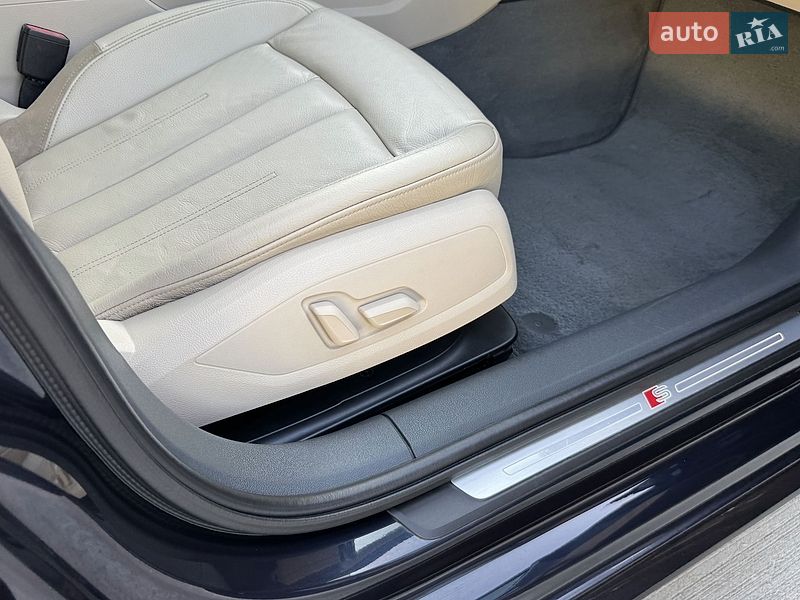 Седан Audi A4 2018 в Луцьку