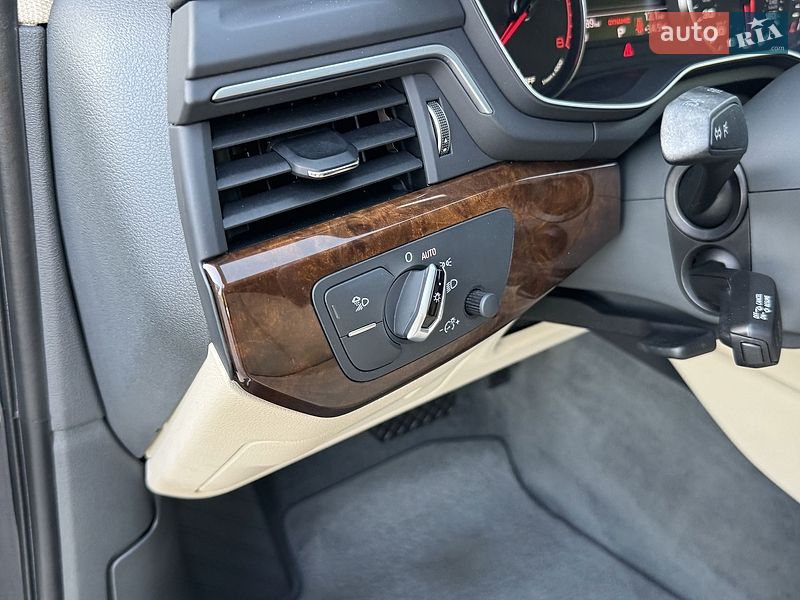 Седан Audi A4 2018 в Луцьку