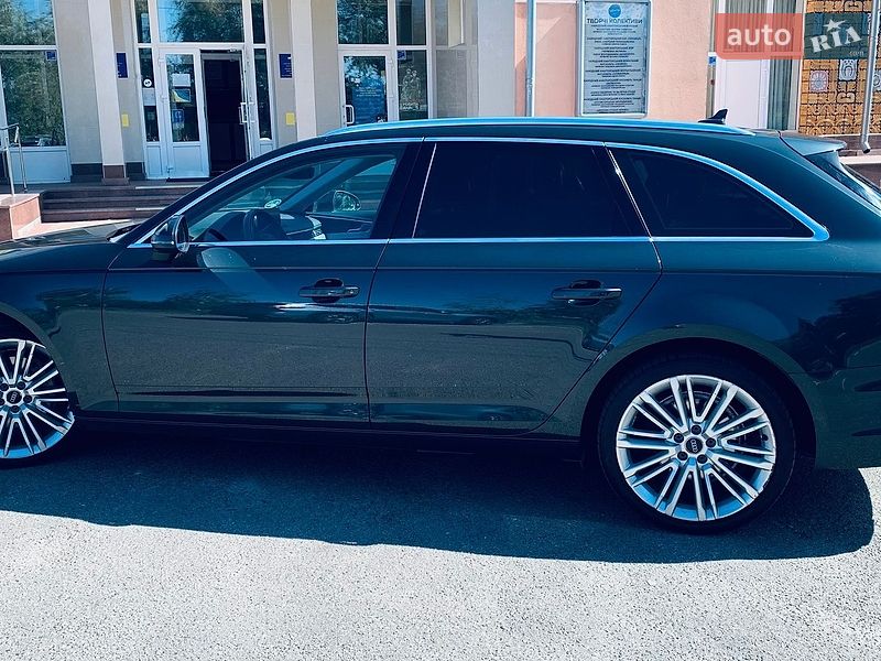 Универсал Audi A4 2018 в Киеве