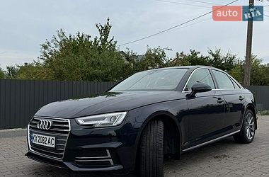 Седан Audi A4 2017 в Львове