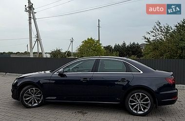 Седан Audi A4 2017 в Львове