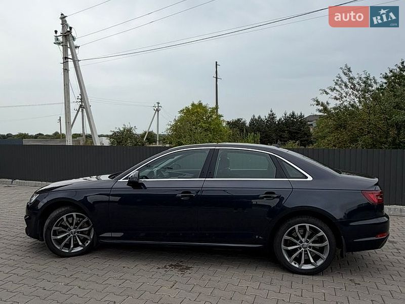 Седан Audi A4 2017 в Львове