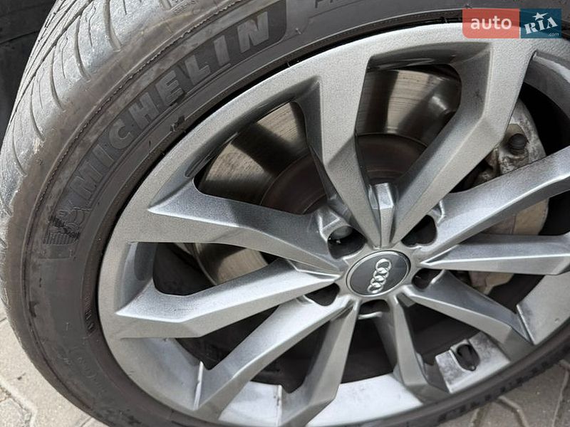 Седан Audi A4 2017 в Львове
