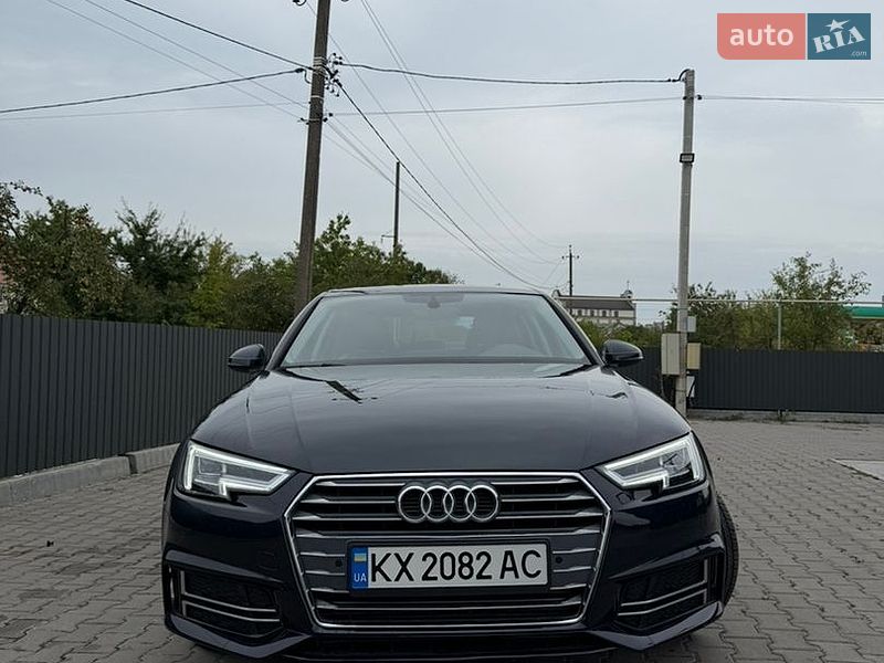 Седан Audi A4 2017 в Львове