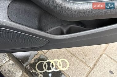 Седан Audi A4 2017 в Львове