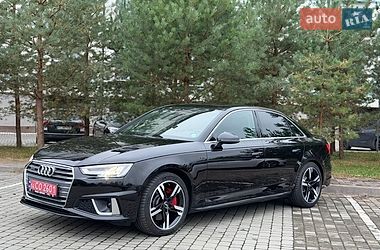 Седан Audi A4 2017 в Ивано-Франковске