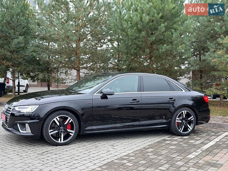 Седан Audi A4 2017 в Ивано-Франковске